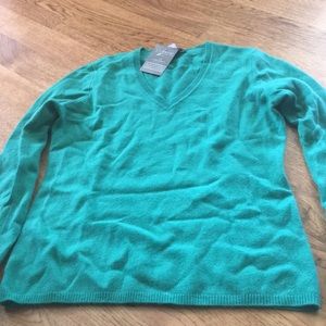 Green sweater for women